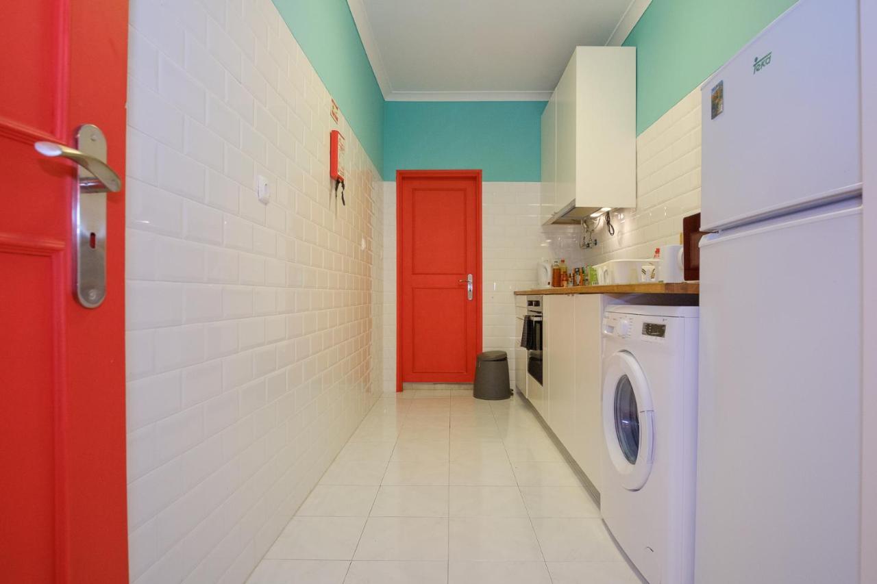 Colourful Alfama Apartment Lisbon Exterior photo