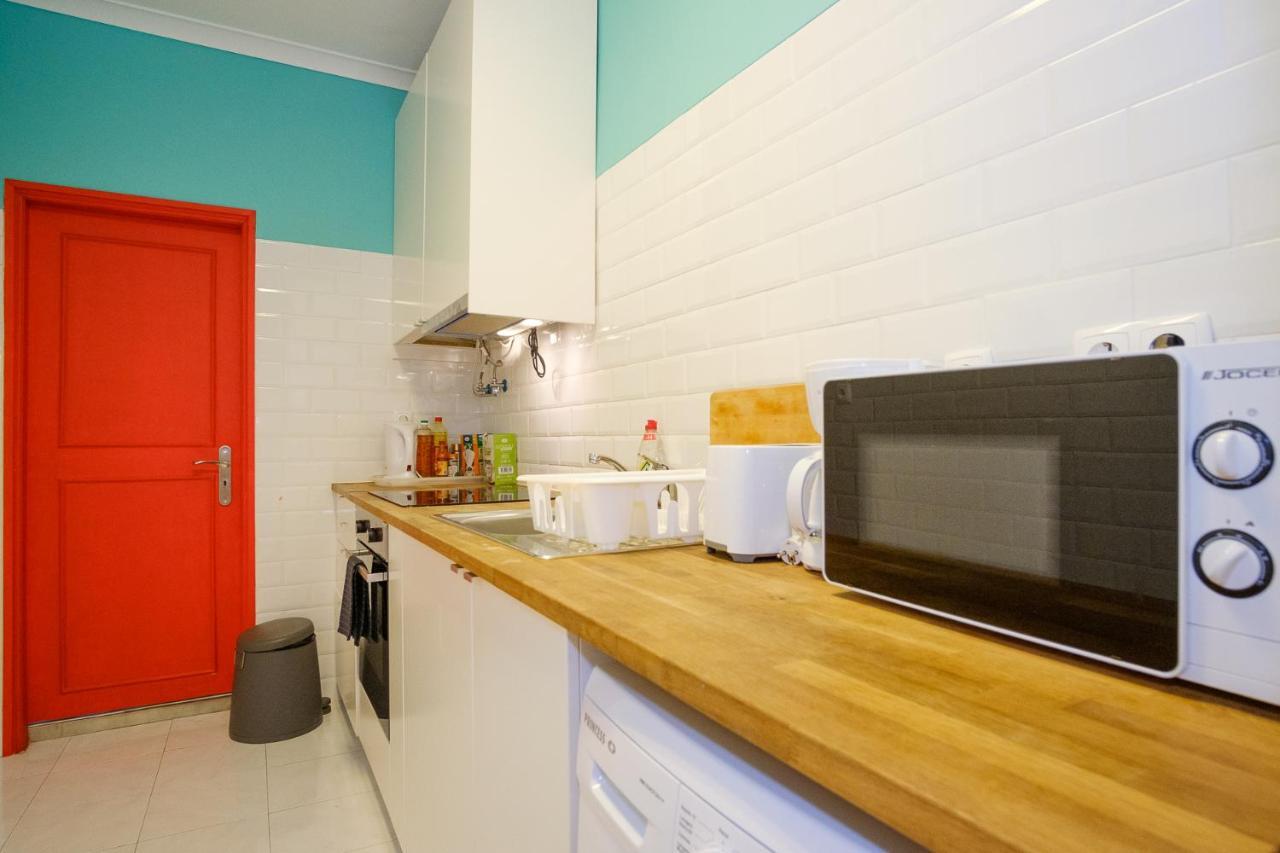 Colourful Alfama Apartment Lisbon Exterior photo